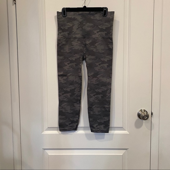 Spanx Seamless Camo Leggings - Picture 6 of 7
